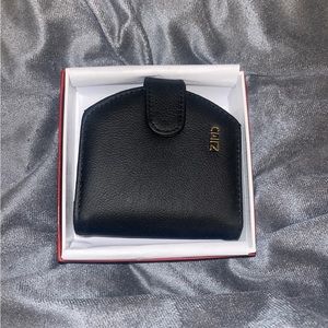 Medium Women’s Leather Wallet